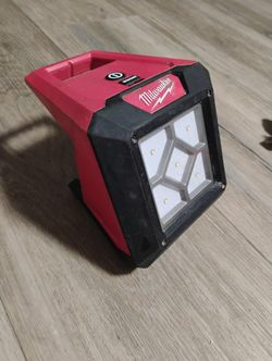 M12 Milwaukee Flood Light