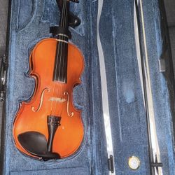 Violin Size 4/4 With Case, Bow, Shoulder Rest