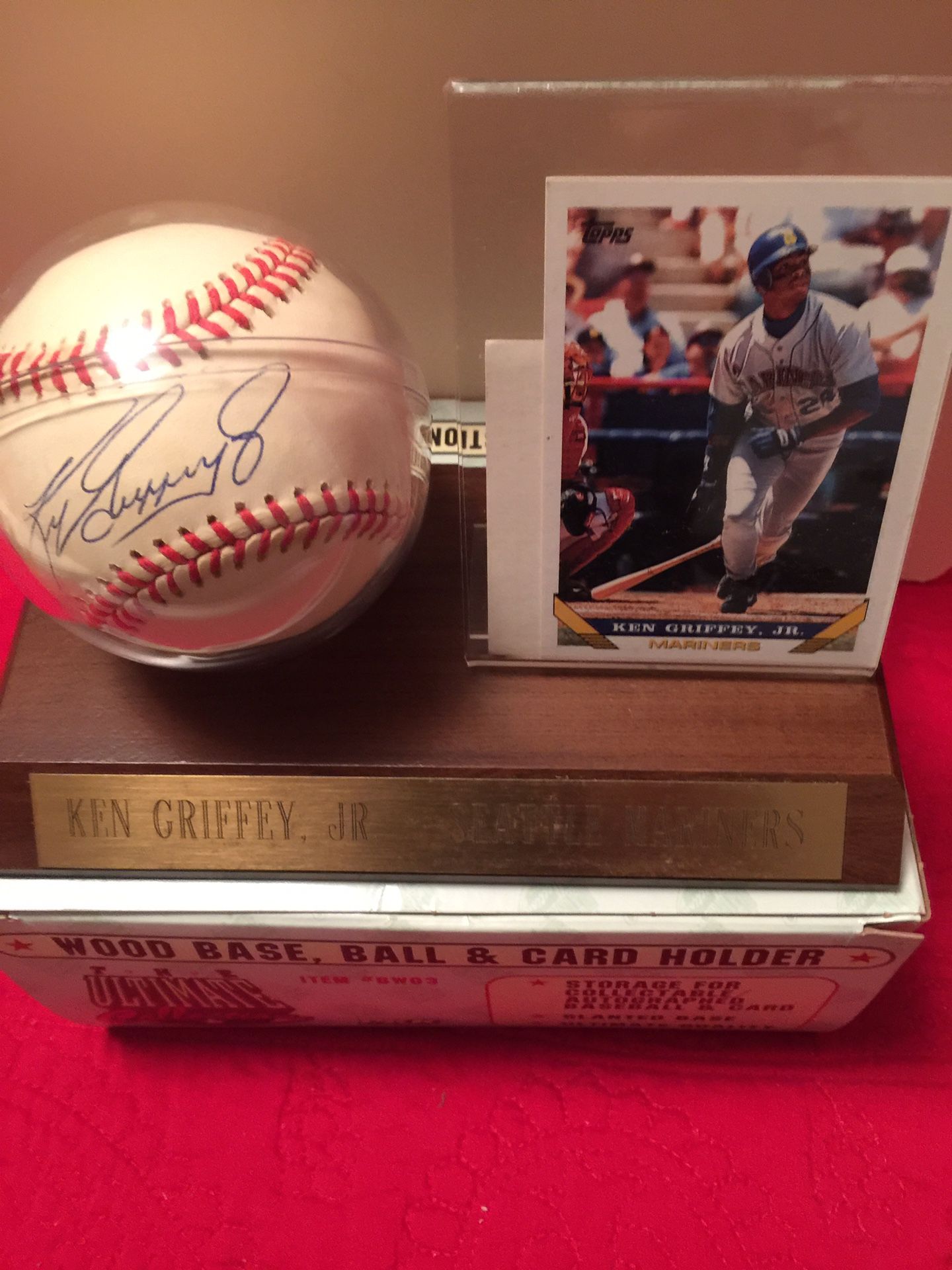 Ken Griffey Jr signed baseball and card plack.