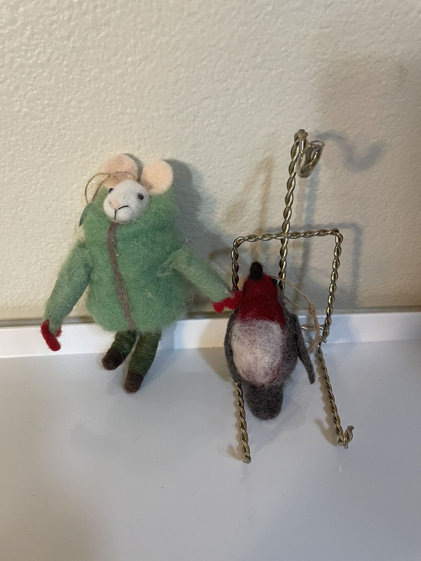 Needle Deltas Cute Robin and Felt Mouse in Puffy Green Cost