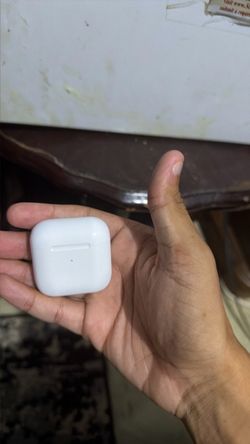 Apple AirPods Charging Case