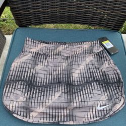 New Women’s Nike Skirt Shorts Retail $55