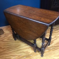 Antique Drop Leaf Gate Leg Oval Table