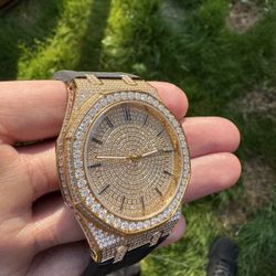 Gold Designer Luxury VVS Moissanite Iced Out Automatic Watch – Sapphire Glass, Index Dial, Black Rubber Band