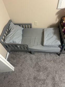 Dream On Me bed frame and mattress