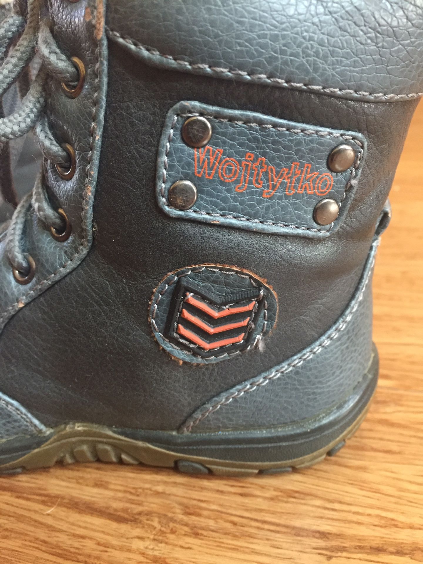 Boys leather winter boots size 27