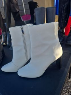 Size 8 white 2" heeled boots