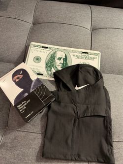 Nike Pro Therma-FIT Hood