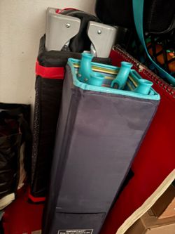 Play pens