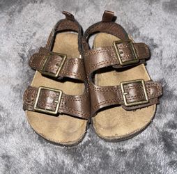 Boy/Girl Toddler Size 4M OshKosh Brown Sandals