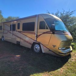 40' Caterpillar RV 