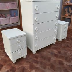 WHITE DRESSER AND 2 NIGHTSTANDS