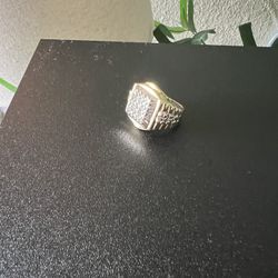 Heavy 14k Gold Men's Ring. 