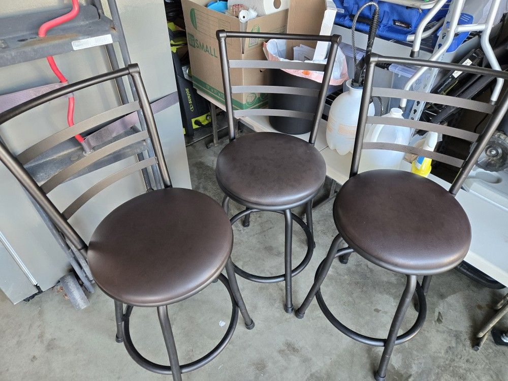 3 Bar Stools