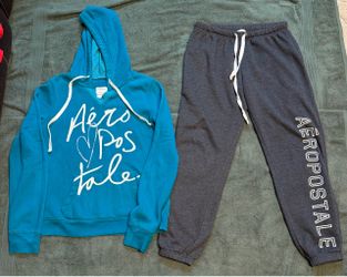 Aéropostale Hoodie and Sweatpants Set, size Large