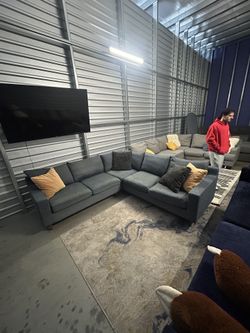 Sectional Sofa/ Couch (We Deliver) 