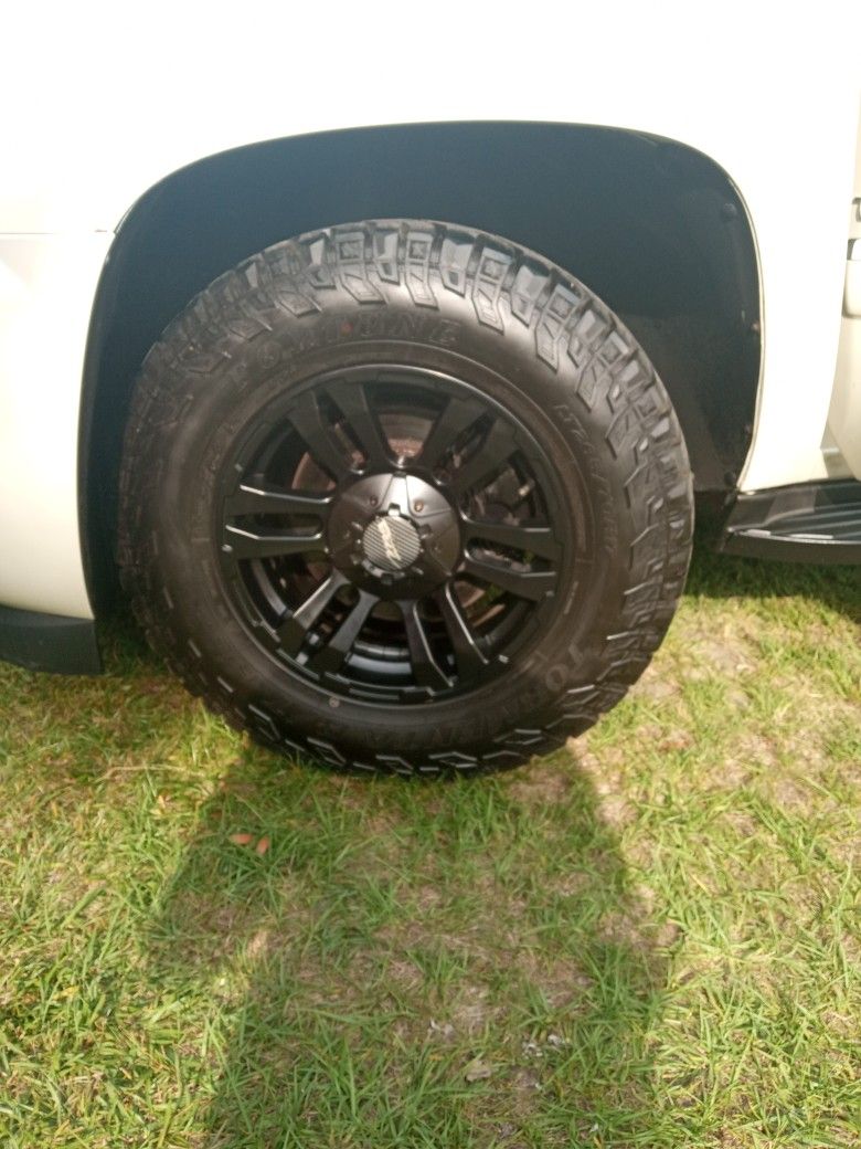 Chevy Tahoe 17" Rims Trade