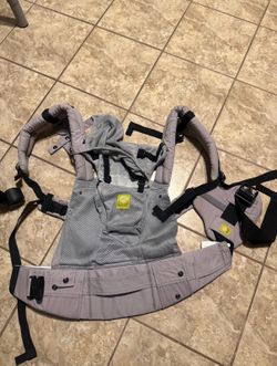 LILLEbaby carrier