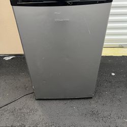 Mini Fridge With Freezer