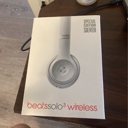 Unopened Beats Solo 3 Wireless Headphones