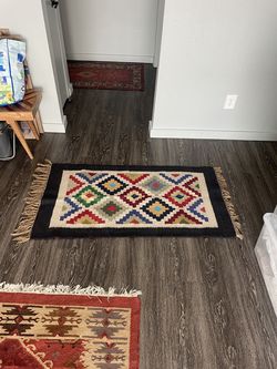 •	Vintage Handwoven Wool Rug with Fringe – Boho / Southwest Style