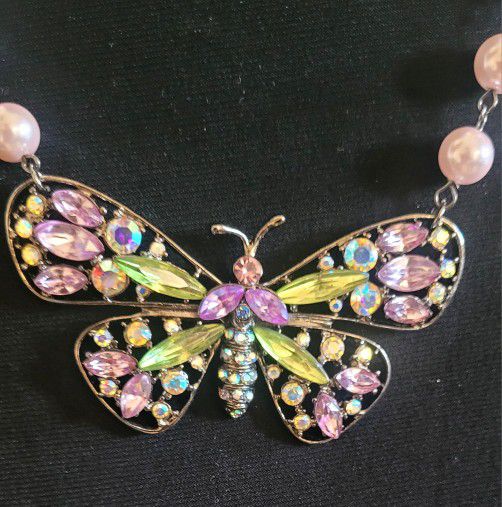 Beautiful Pearlescent Beaded multi- colored Rhinestone Butterfly.
Fine Jewelry