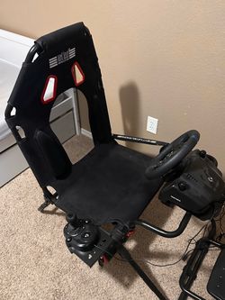 Logitech g923 racing simulator
