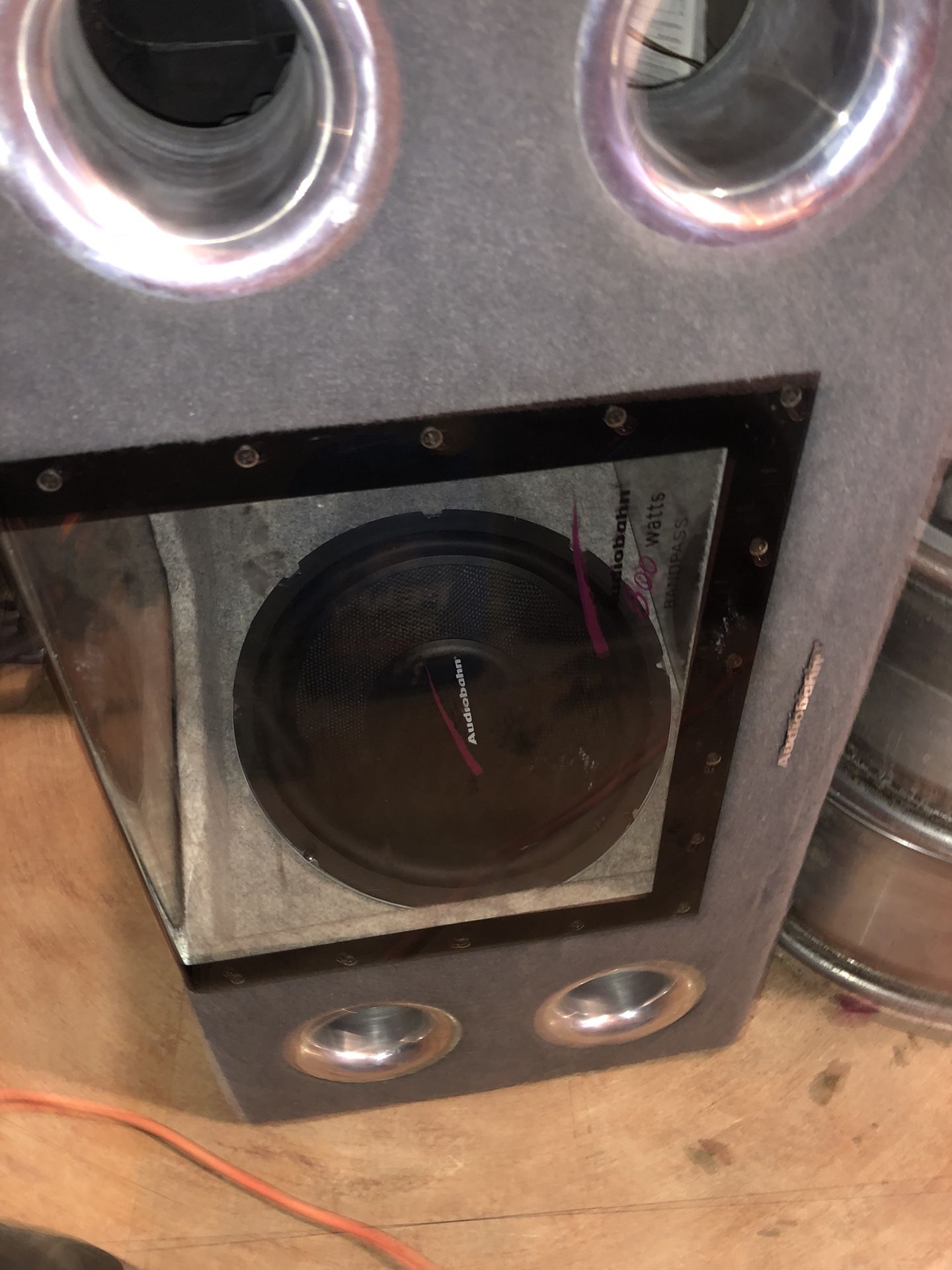 12” audiobahn 800 watt bandpass enclosure with subs