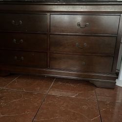 Dresser And Mirror 