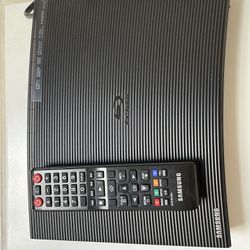 BLUE RAY DVD PLAYER W/REMOTE 