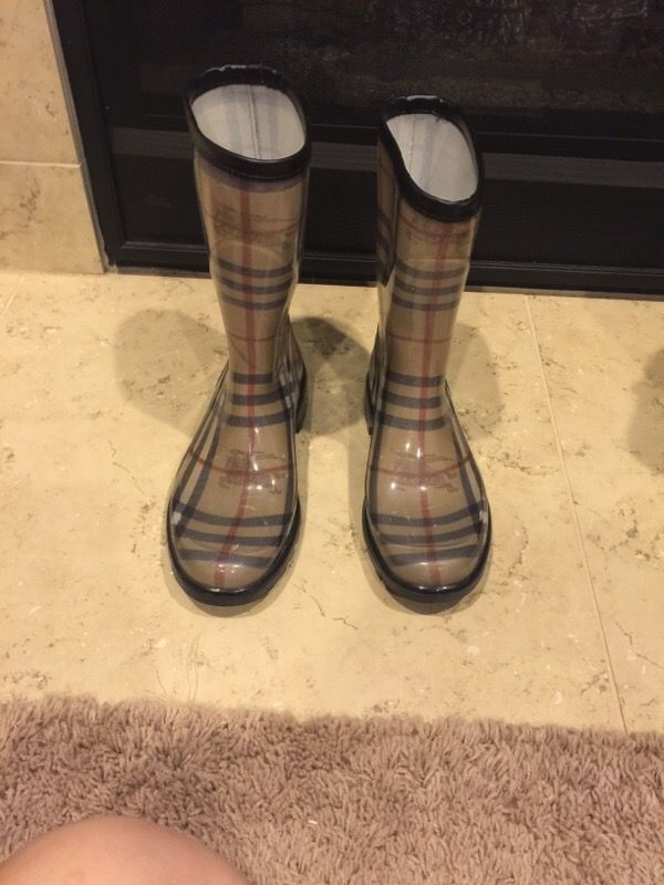 Burberry boots . One size 35 and the other 36.