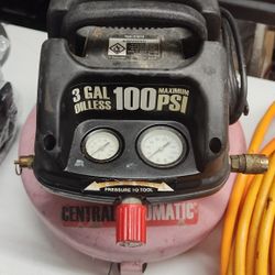 3 Gallon 100 PSI Central Pneumatic Ai Compressor with hose