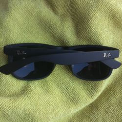 Ray-Ban  Sun Glasses 