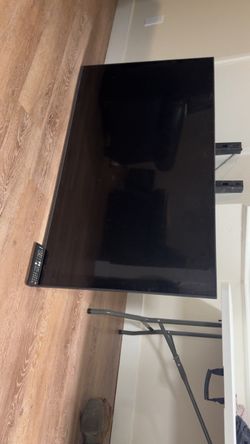 Large Flat Screen TV with Remote 55INCH