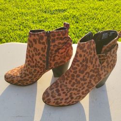 Women's (Size 11) Boots