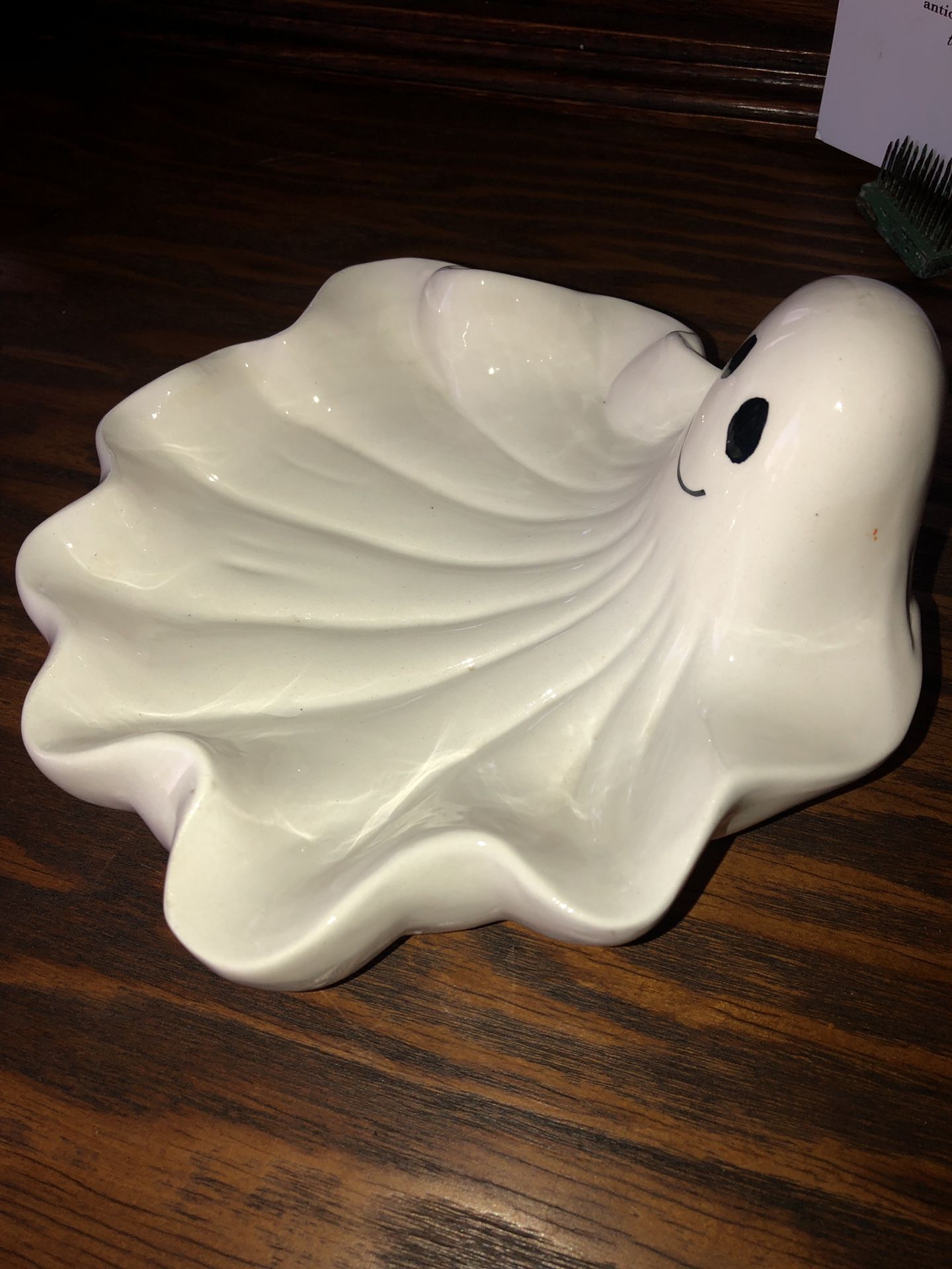 Very cute candy Halloween dish. Decoration.