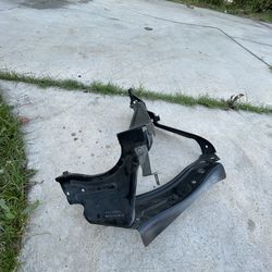 10-15 Mercedes X204 GLK350 left front Side Headlight Support Bracket Frame OEM