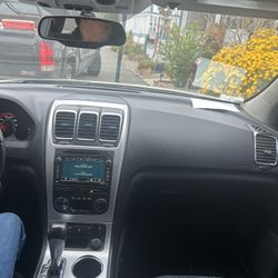 2011 GMC ARCADIA  6 CYLINDERS 7 Seats 