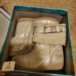 Dora Boots