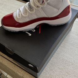Air Jordan 11  Retros - Cherry