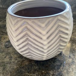 White Ceramic Pot 