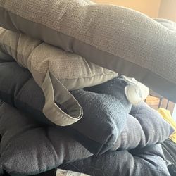 Used 5 Pcs Cushions Navy And Grey