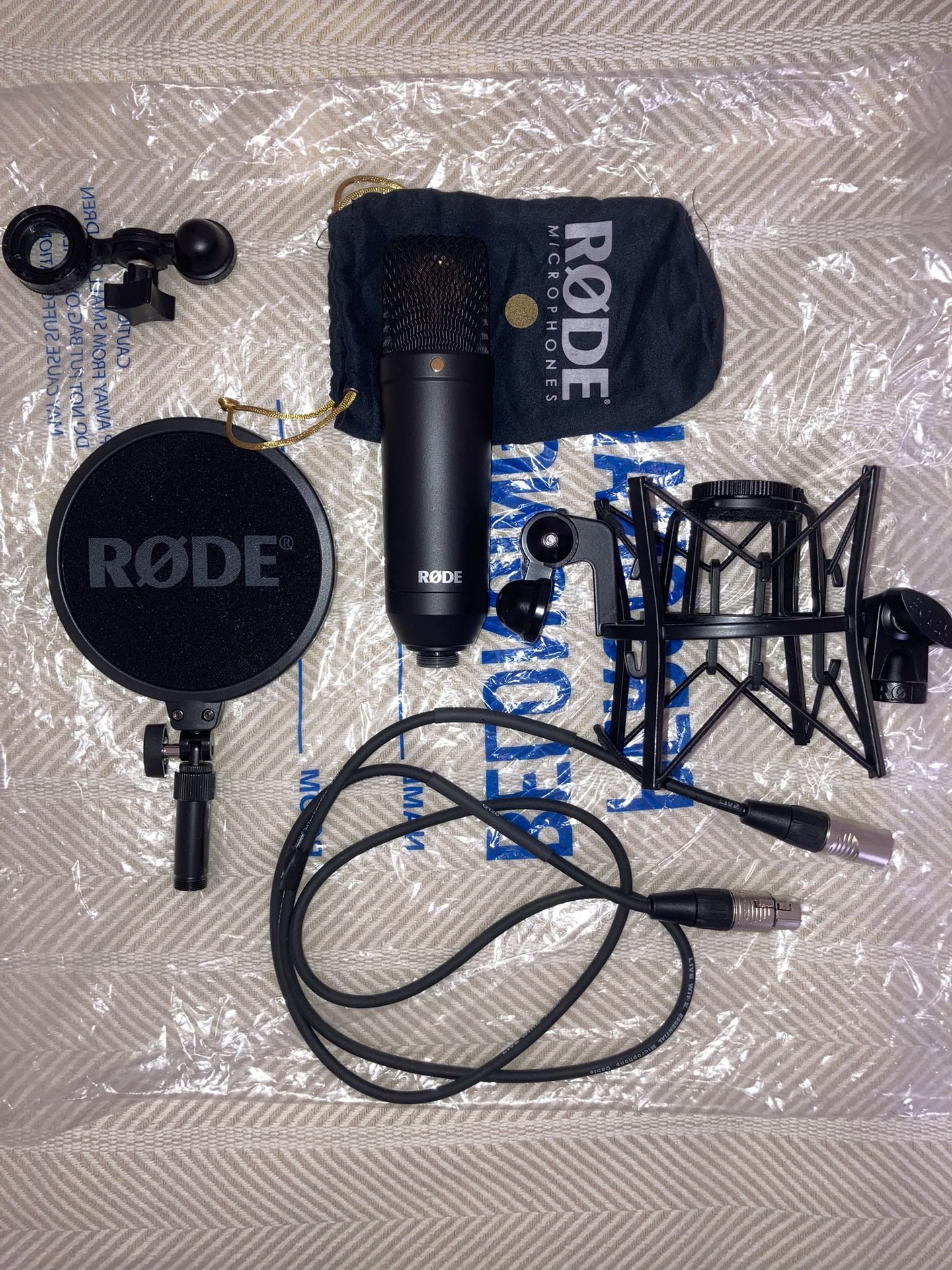 Rode NT1 Condenser Microphone w/ Accessories + XLR Cable