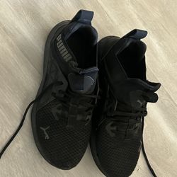 Pumas Size 6.5 