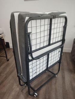 Cama plegable de metal