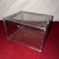 Clear shoe display case