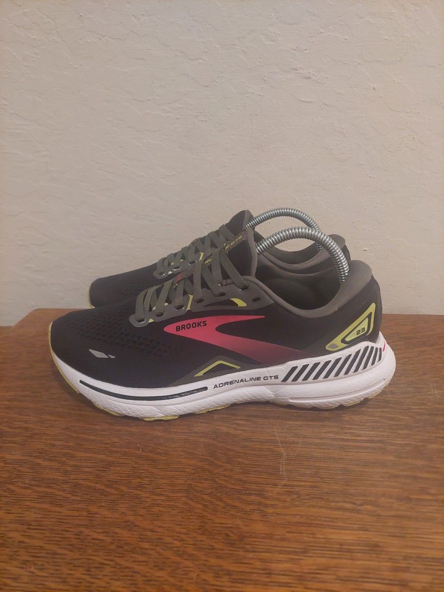 Brooks Adrenaline GTS 23 Athletic Running Shoes 
Women's Size 8.5 Medium B 