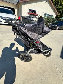 BOB Jogging Stroller – Great Condition – Ready for Walks & Runs