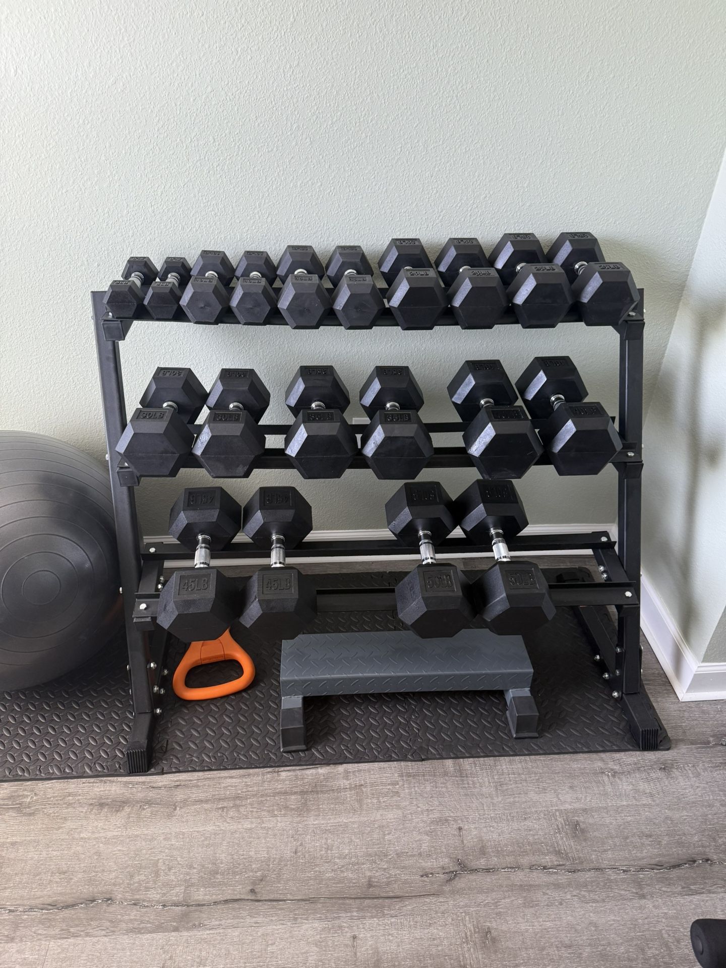 Signature Fitness Dumbbell Set And Stand