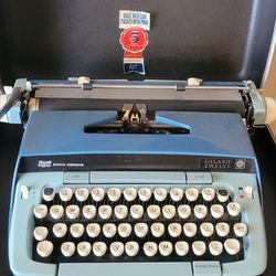 Vintage Smith-Corona Galaxie Twelve Typewriter – Starmist Blue – Working